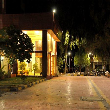 Hotel Malhar Palace Shirdi Ngoại thất bức ảnh