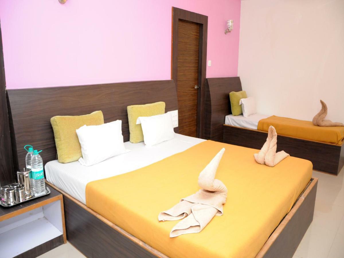 Hotel Malhar Palace Shirdi Ngoại thất bức ảnh