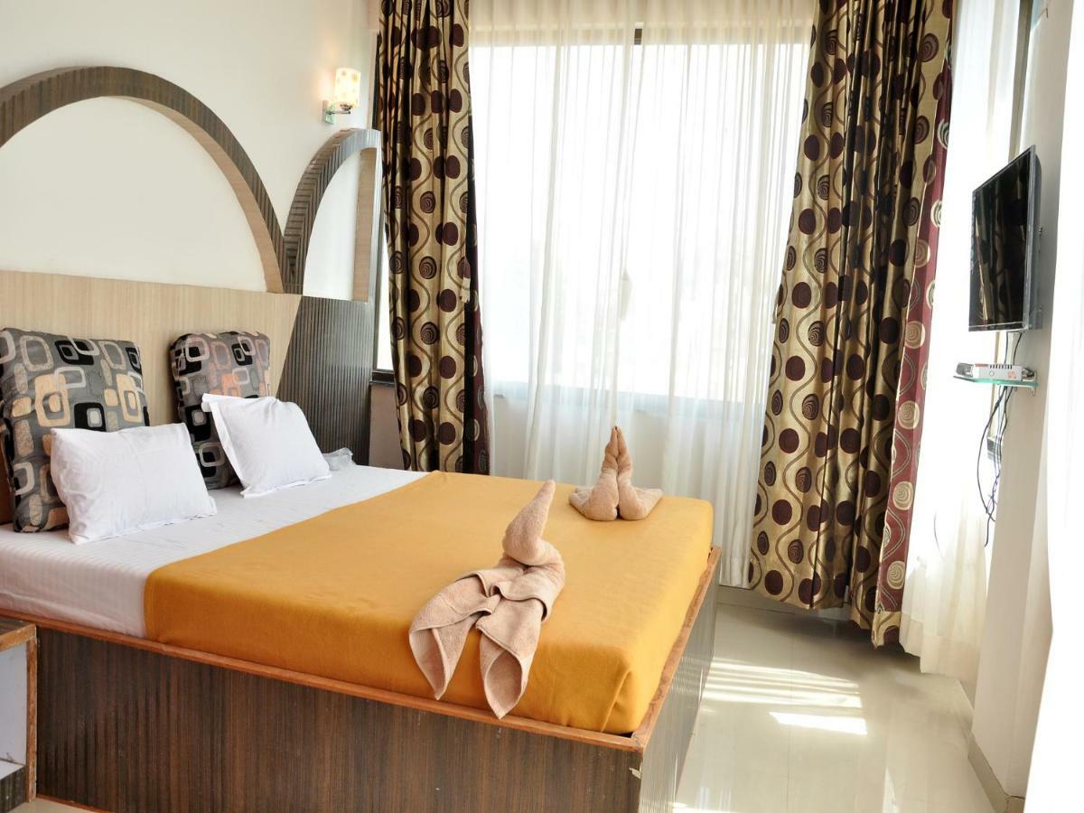 Hotel Malhar Palace Shirdi Ngoại thất bức ảnh